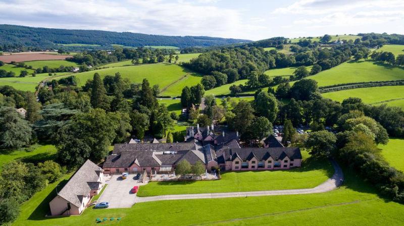 Cwrt Bleddyn Hotel & Spa Usk Buitenkant foto