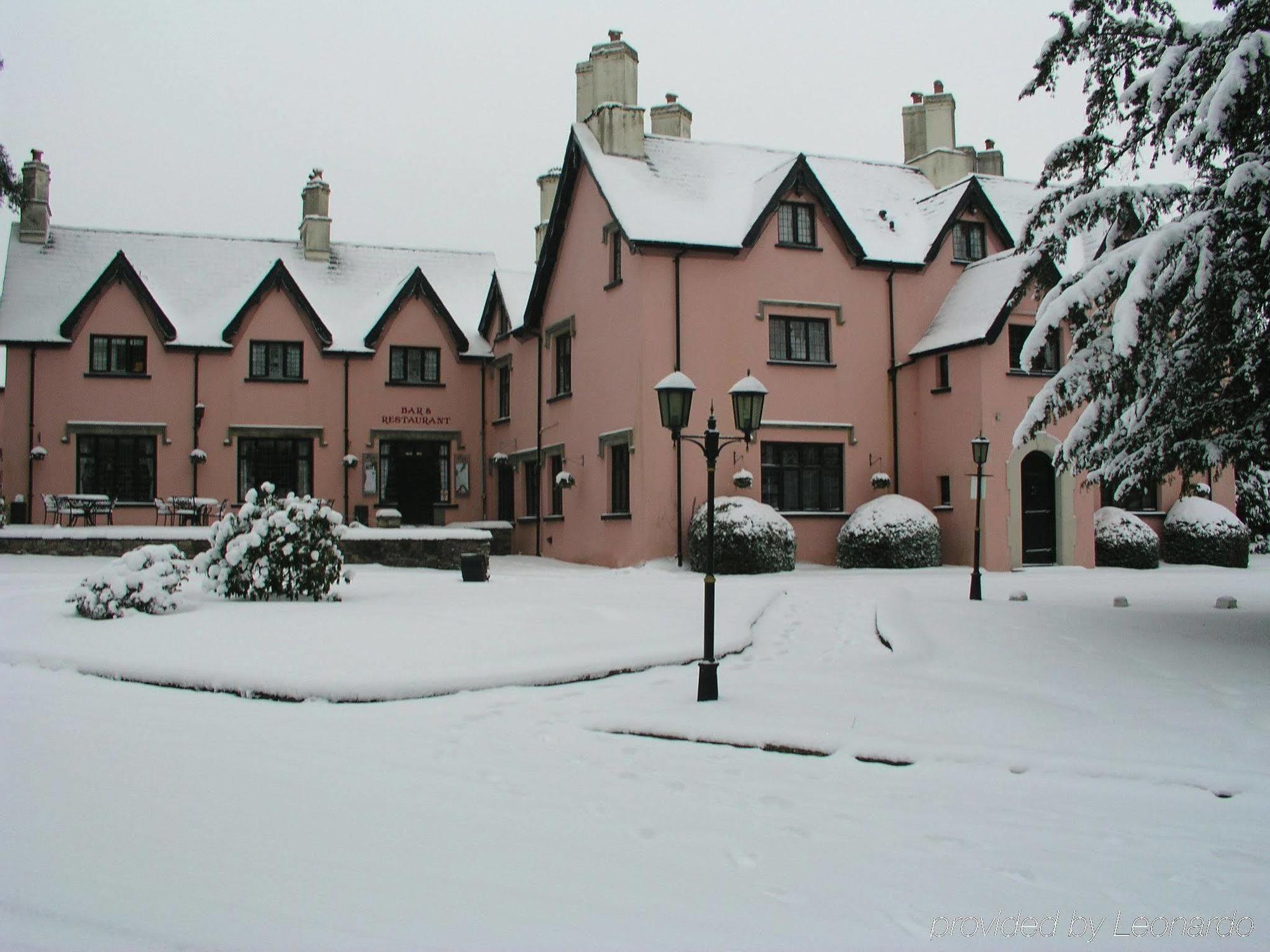Cwrt Bleddyn Hotel & Spa Usk Buitenkant foto